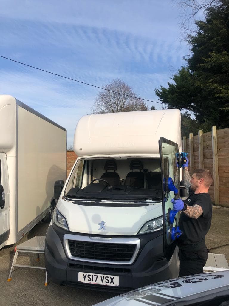 Windscreen chip and crack repair